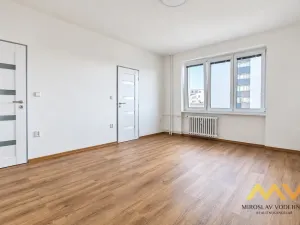 Pronájem bytu 2+1, Hradec Králové - Slezské Předměstí, třída SNP, 55 m2