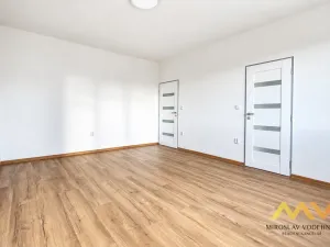 Pronájem bytu 2+1, Hradec Králové - Slezské Předměstí, třída SNP, 55 m2