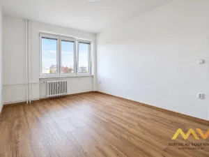 Pronájem bytu 2+1, Hradec Králové - Slezské Předměstí, třída SNP, 55 m2