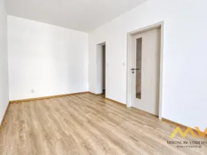 Pronájem bytu 2+kk, Hradec Králové - Svobodné Dvory, K Meteoru, 59 m2