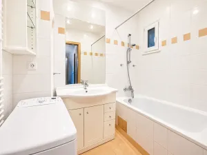 Pronájem bytu 1+kk, Praha - Žižkov, Biskupcova, 30 m2