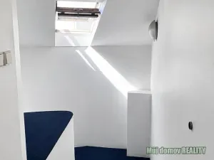 Pronájem rodinného domu, Praha - Libeň, Ve vrchu, 400 m2
