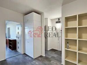 Pronájem bytu 4+1, Praha - Troja, Glowackého, 78 m2