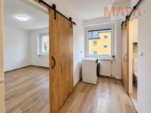 Pronájem bytu 1+1, Chomutov, Bělohorská, 33 m2