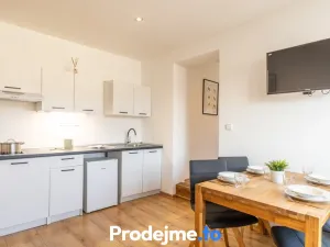 Prodej bytu 2+kk, Znojmo, Mikulášské náměstí, 39 m2