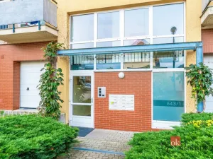 Prodej bytu 1+kk, Hradec Králové - Třebeš, Ve Stromovce, 33 m2