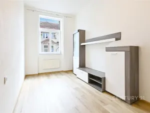 Prodej bytu 2+1, Trmice, Fügnerova, 43 m2
