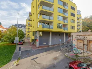 Prodej bytu 2+kk, Praha, Jeseniova, 55 m2