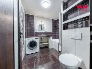 Prodej bytu 4+1, Karlovy Vary - Bohatice, Lomená, 84 m2