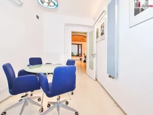 Pronájem kanceláře, Praha - Nové Město, V jirchářích, 70 m2