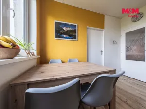 Prodej bytu 4+1, Větrušice, Jižní, 74 m2