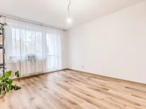 Prodej bytu 2+1, Karlovy Vary, Konečná, 63 m2