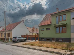 Prodej rodinného domu, Petrovice, 240 m2