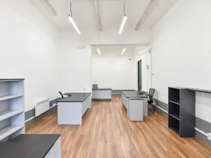 Prodej obchodního prostoru, Praha - Horní Počernice, Komárovská, 210 m2