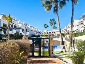 Prodej bytu 3+kk, Torrevieja, Španělsko, 77 m2