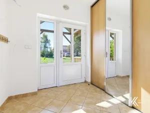 Prodej kanceláře, Hrochův Týnec, 356 m2