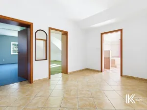 Prodej kanceláře, Hrochův Týnec, 356 m2
