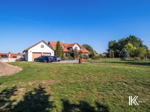 Prodej kanceláře, Hrochův Týnec, 356 m2