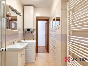 Prodej vícegeneračního domu, Praha - Horní Počernice, Rožnovská, 577 m2