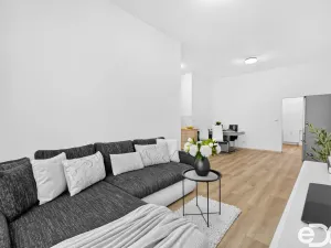 Prodej bytu 2+kk, Milovice, Topolová, 56 m2