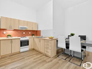 Prodej bytu 2+kk, Milovice, Topolová, 56 m2