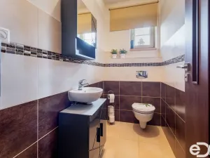 Prodej rodinného domu, Květov, 285 m2