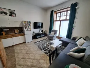 Pronájem bytu 2+kk, Hradec Králové, Buzulucká, 54 m2