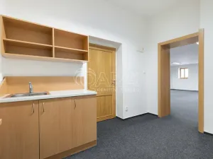 Pronájem kanceláře, Nový Jičín, Masarykovo nám., 70 m2