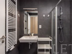Pronájem bytu 1+kk, Praha - Hostavice, Českobrodská, 36 m2