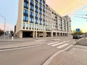 Pronájem garážového stání, Brno, Fuchsova, 12 m2