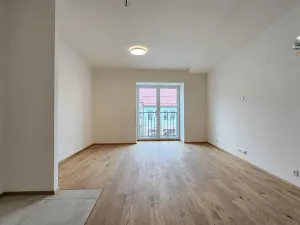 Prodej bytu 1+kk, Bystřice nad Pernštejnem, Masarykovo náměstí, 37 m2