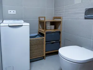 Prodej - jiné, Praha, Plzeňská, 30 m2