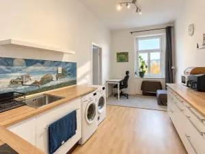Pronájem bytu 2+kk, Praha - Libeň, Sokolovská, 37 m2