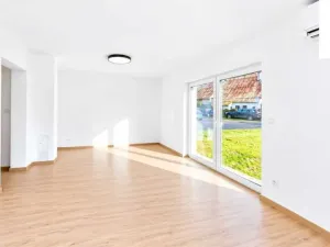 Prodej rodinného domu, Uhersko, 85 m2