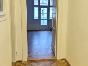 Pronájem bytu 2+1, Praha - Smíchov, Grafická, 57 m2