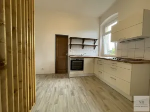 Prodej bytu 2+1, Karlovy Vary, Javorová, 67 m2