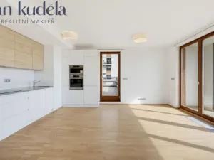 Pronájem bytu 3+kk, Praha - Holešovice, V háji, 74 m2