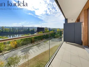 Pronájem bytu 3+kk, Praha - Holešovice, V háji, 74 m2