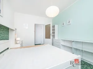Pronájem bytu 2+1, Praha - Radotín, náměstí Osvoboditelů, 70 m2