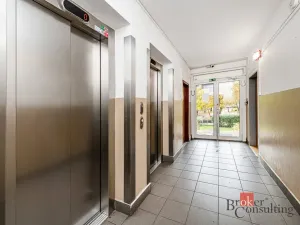 Pronájem bytu 2+1, Praha - Radotín, náměstí Osvoboditelů, 70 m2