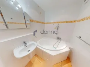 Pronájem bytu 3+kk, Praha, Zlešická, 68 m2