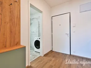Pronájem bytu 1+kk, Brno - Židenice, Škrochova, 33 m2