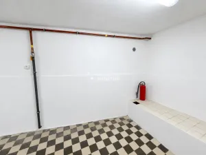 Pronájem skladu, 94 m2