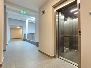 Prodej bytu 2+kk, Bystřice nad Pernštejnem, Masarykovo náměstí, 50 m2