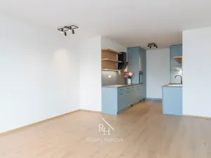 Pronájem bytu 2+kk, Kladno, Ke stadionu, 58 m2