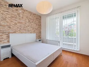 Pronájem bytu 2+kk, Praha - Zličín, Sazovická, 48 m2