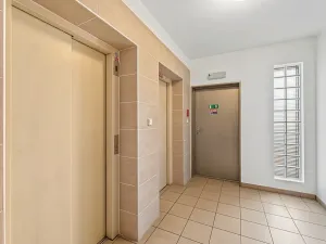 Prodej bytu 1+kk, Praha - Troja, Hnězdenská, 33 m2