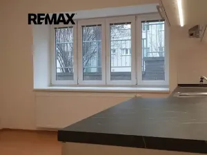 Pronájem bytu 2+kk, Praha - Břevnov, 40 m2