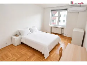 Prodej bytu 3+kk, Praha - Podolí, Dvorecké náměstí, 71 m2