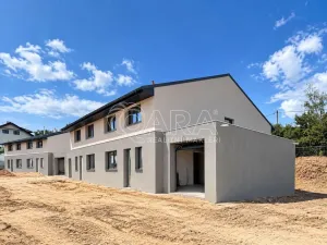 Prodej rodinného domu, Kamenice - Ládví, Lomená, 156 m2